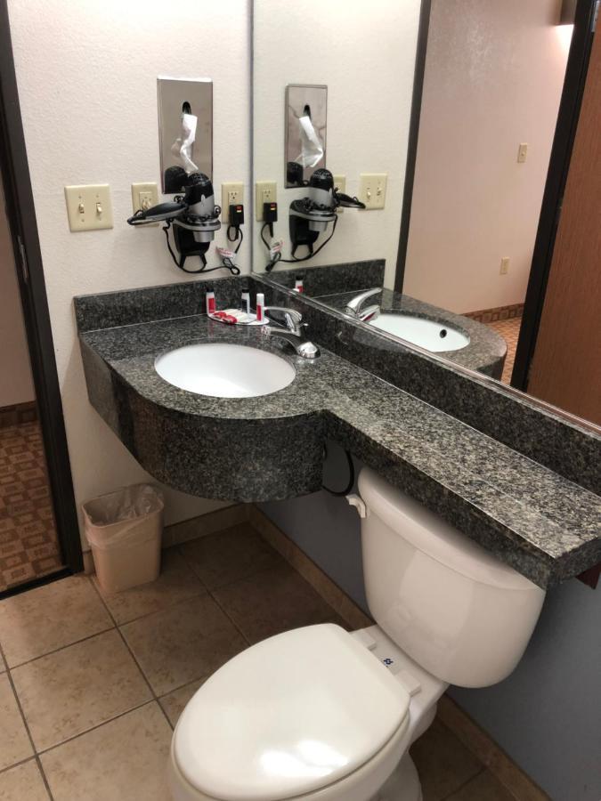 Microtel Inn & Suites By Wyndham Klamath Falls Esterno foto