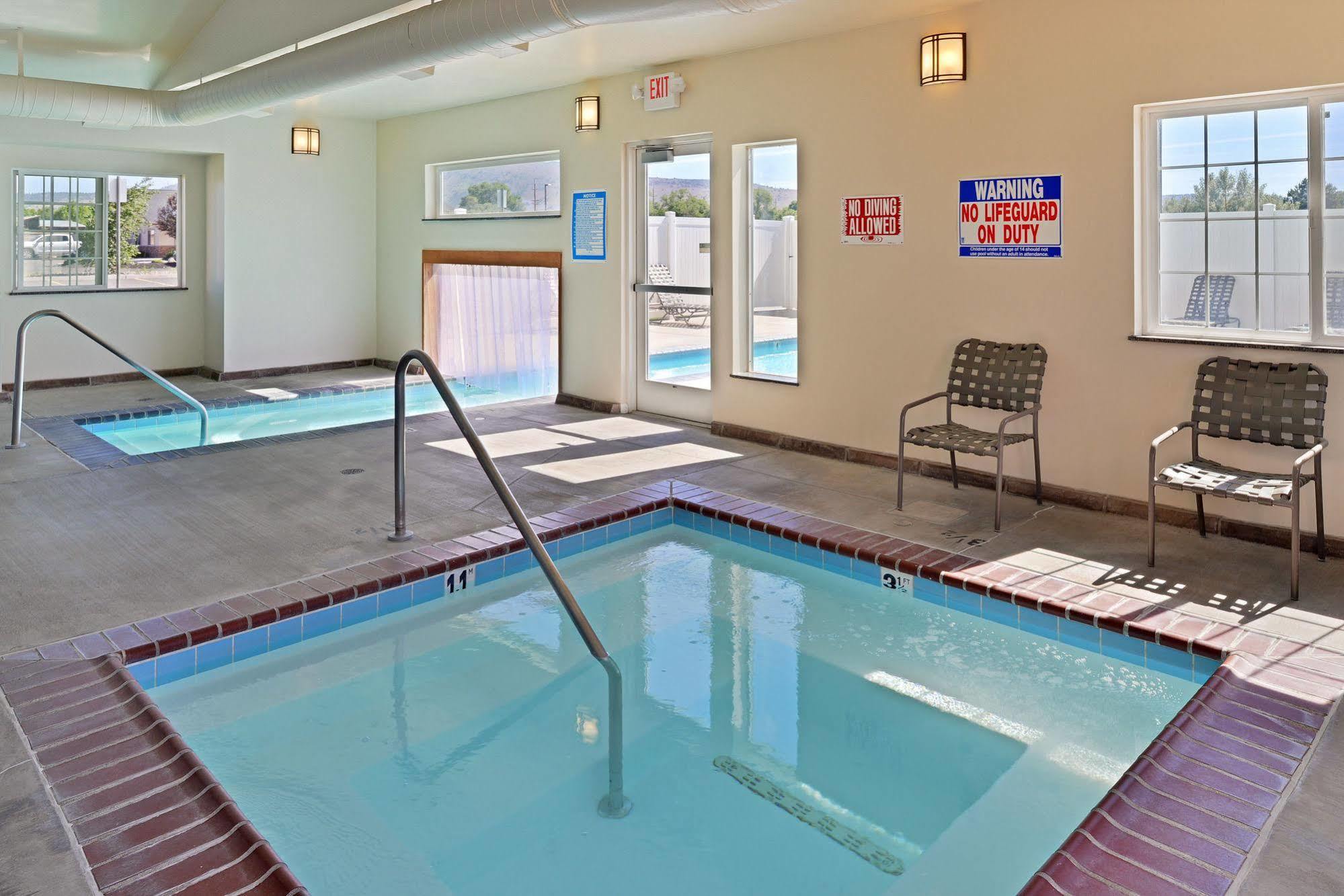 Microtel Inn & Suites By Wyndham Klamath Falls Esterno foto