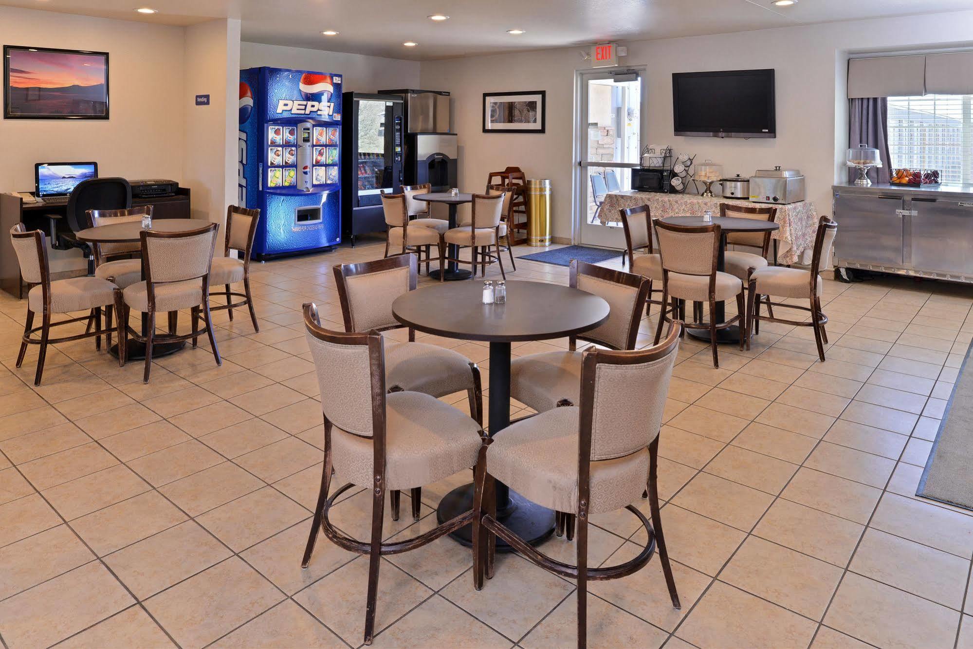 Microtel Inn & Suites By Wyndham Klamath Falls Esterno foto
